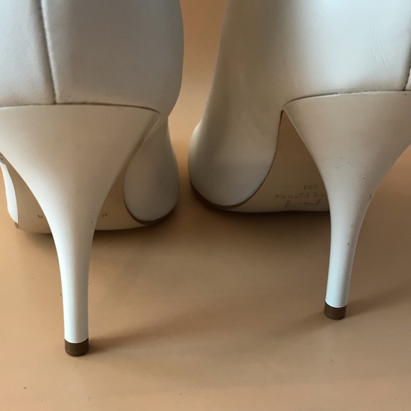 Marc Fisher LTD NWOT Point Toe Bootie Stiletto Heel NWOT in White - Picture 6 of 8